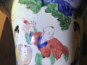 Een Chinese wucai gu vaas met figuren, Shunzhi, Transitie periode