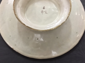 Un tazza &agrave; d&eacute;cor d'un paysage en majolique italienne, Pavia, atelier de Levantino, 18&egrave;me