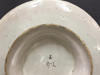 Un tazza &agrave; d&eacute;cor d'un paysage en majolique italienne, Pavia, atelier de Levantino, 18&egrave;me