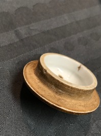 Een Chinese qianjiang cai theepot met deksel, begin 20e eeuw