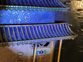 Een Chinees houten lakwerk paneel met oplegwerk van cloisonn&eacute;, ivoor en jade, 18e eeuw