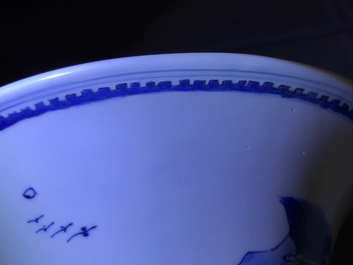 Un grand vase de forme yenyen en porcelaine de Chine famille bleu et blanc, Kangxi