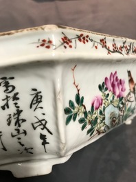 A pair of Chinese qianjiang cai jardini&egrave;res, 19/20th C.