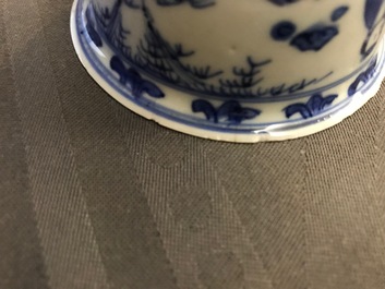 Een Chinese blauwwitte kom op voet, Ming, Chongzhen