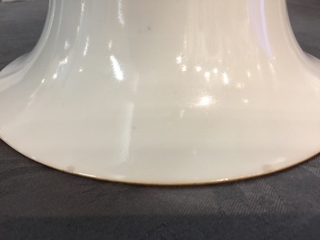 Vier diverse Chinese qianjiang cai en famille rose vazen, 19/20e eeuw