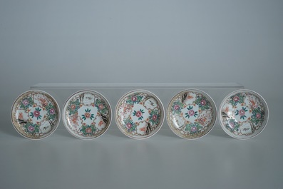 Un lot de 33 tasses et 27 soucoupes en porcelaine de Chine famille rose, Yongzheng/Qianlong