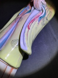 Een zeldzame Chinese famille rose figuur van Magu, Qianlong