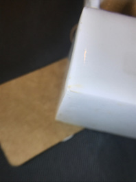 Een paar Chinese Dehua blanc de Chine zegels met leeuwen, reli&euml;fmerk, Kangxi