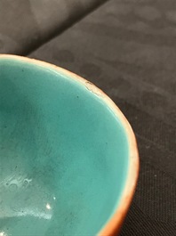 Une paire de lave-pinceaux en forme de chauve-souris en porcelaine de Chine, 18/19&egrave;me