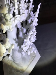 Un mod&egrave;le d'un arbre en porcelaine blanc de Chine, Kangxi