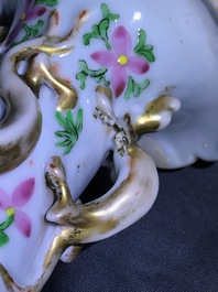 Six vases en porcelaine de Chine famille rose de Canton, 19&egrave;me