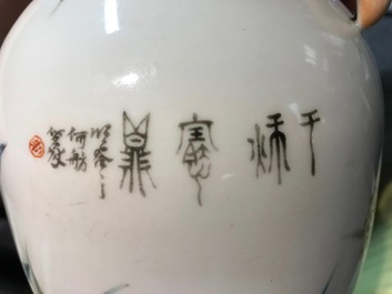 Un vase en porcelaine de Chine qianjiang cai &agrave; d&eacute;cor de fleurs et oiseaux, 19/20&egrave;me