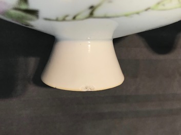 Neuf pi&egrave;ces en porcelaine de Chine qianjiang cai, 19/20&egrave;me