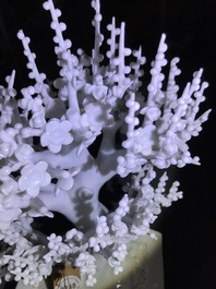 Un mod&egrave;le d'un arbre en porcelaine blanc de Chine, Kangxi