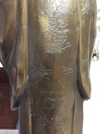 Een paar grote Chinese bronzen figuren voor de Vietnamese markt, 19e eeuw