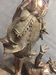 Un grand br&ucirc;le-parfum sur socle en bronze, Japon, Edo ou Meiji, 19&egrave;me