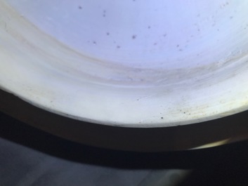 Een groot driedelig Chinees blauwwit kaststel met landschappen en bloemen in vakverdeling, Kangxi