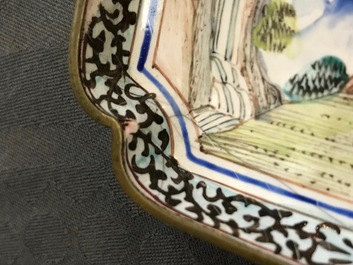 Twee vierkante Chinese Canton email schoteltjes, Qianlong