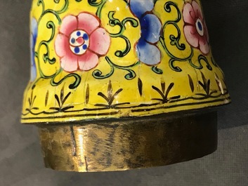 A Chinese yellow ground Canton enamel ewer and cover, 18/19th C.