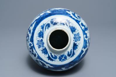 A Dutch Delft blue and white chinoiserie vase, late 17th C.