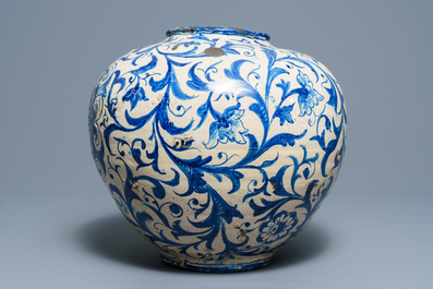 A large blue and white Italian maiolica 'vaso a palla', Caltagirone, 18th C.