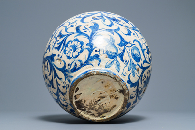 A large blue and white Italian maiolica 'vaso a palla', Caltagirone, 18th C.