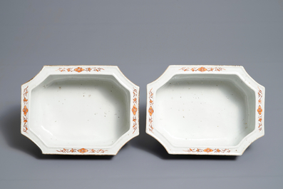 A pair of Chinese qianjiang cai planters, 19/20th C.