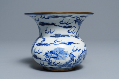 A Chinese blue and white 'Bleu de Hue' Vietnamese market zhadou spittoon, 19th C.