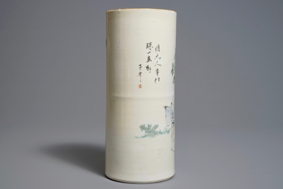 Een ronde Chinese qianjiang cai hoedensteun, 19/20e eeuw