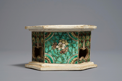 A hexagonal Chinese verte biscuit stand, Kangxi