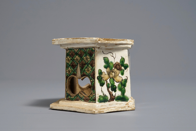 A hexagonal Chinese verte biscuit stand, Kangxi