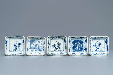 Vijf vierkante Chinese blauwwitte 'ko-sometsuke' schoteltjes voor de Japanse markt, Ming