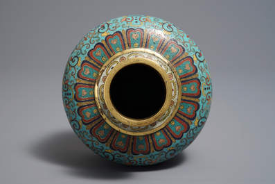A Chinese cloisonn&eacute; vase, Qianlong mark, 19/20th C.