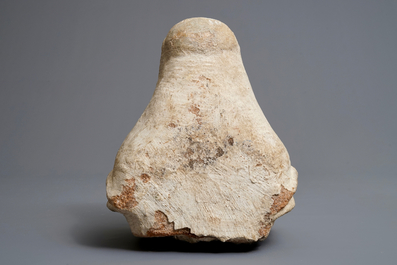 Een stenen waterspuwer in de vorm van een buffelkop, 17/18e eeuw