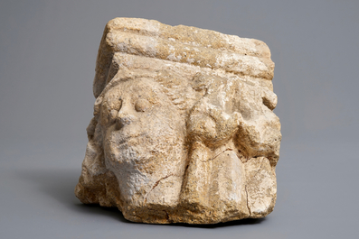 Un fragment de chapiteau roman en gr&egrave;s sculpt&eacute;, 12/13&egrave;ME