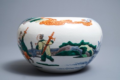 Un bol en porcelaine de Chine doucai, marque de Qianlong, R&eacute;publique, 20&egrave;me