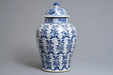 A large Chinese blue and white baluster jar and cover, Kangxi