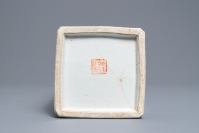 A square Chinese qianjiang cai hat stand, signed Xu Pinheng, 19th C.