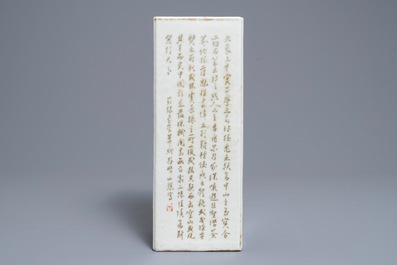 Un porte-chapeau en porcelaine de Chine qianjiang cai, sign&eacute; Mei Fengqiao, 19&egrave;me