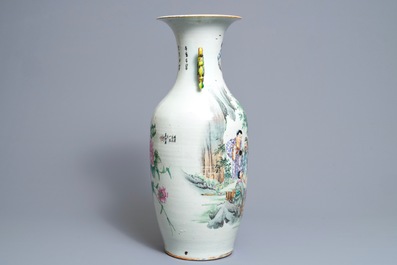 A Chinese famille rose two-sided design vase, 19/20th C.