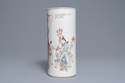 Un porte-chapeau en porcelaine de Chine qianjiang cai, sign&eacute; Wang Youtang, 19/20&egrave;me