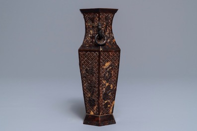 A hexagonal Chinese reticulated tortoise shell vase, 19th C.