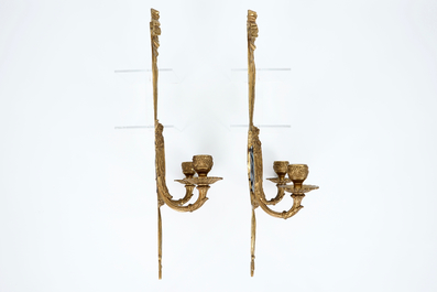 A pair of ormolu bronze wall sconces with Wedgwood Jasperware plaques, 19th C.