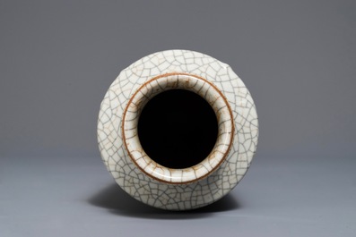 A Chinese ge-type crackle-glazed rouleau vase, 20th C.