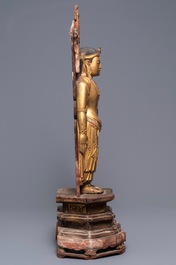 Een grote Chinese verguld houten figuur van Boeddha, 19e eeuw