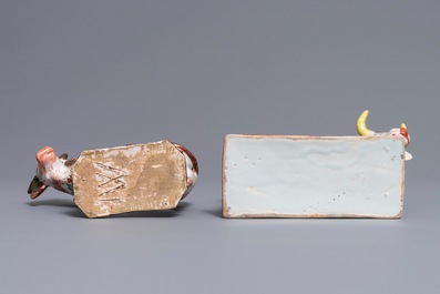 Deux mod&egrave;les de vaches sur bases en fa&iuml;ence de Delft polychrome petit feu, 18&egrave;me