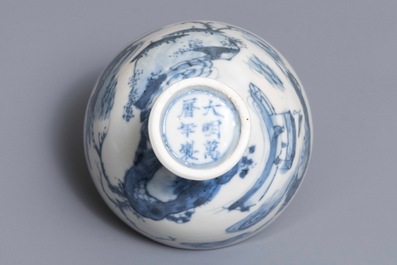 Een Chinese blauwwitte stem cup met landschapsdecor, Wanli merk maar wellicht later