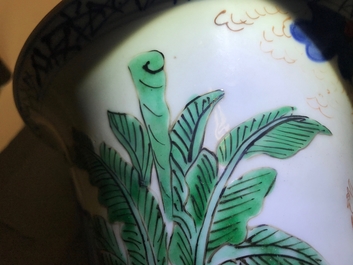 Un vase de forme gu en porcelaine de Chine wucai, Shunzhi, &eacute;poque Transition