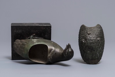 Un br&ucirc;le-parfum en forme de caille en bronze, sign&eacute; Kamejo, Japon, Edo, 18&egrave;me