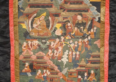 Drie grote thangkas met diverse decors, Tibet of Nepal, 19/20e eeuw